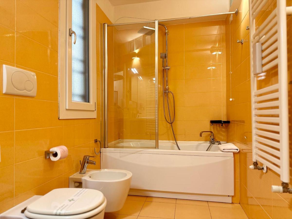 A 2 Passi Dal Duomo Con Parcheggio E 3 Camere ฟลอเรนซ์ ภายนอก รูปภาพ