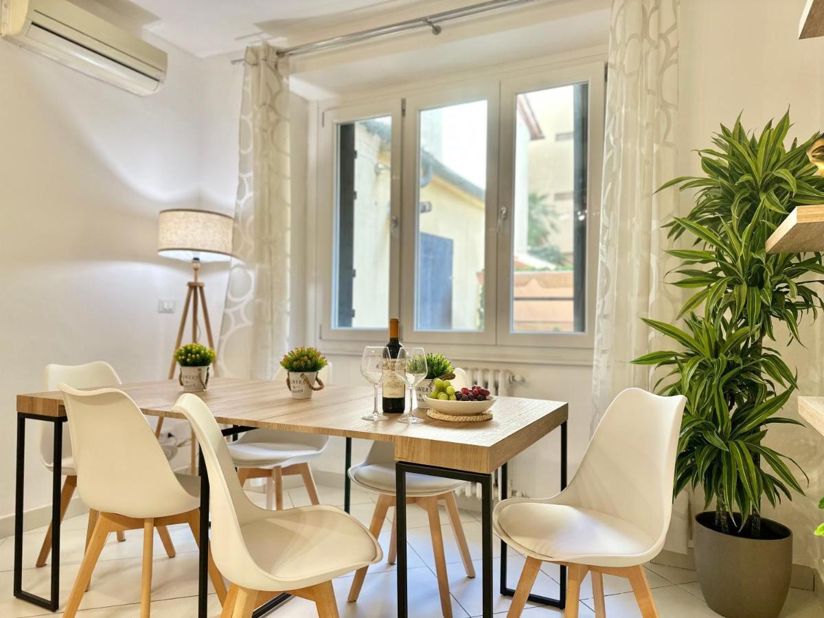 A 2 Passi Dal Duomo Con Parcheggio E 3 Camere ฟลอเรนซ์ ภายนอก รูปภาพ