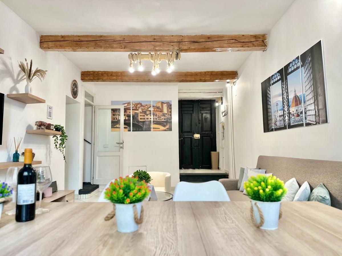 A 2 Passi Dal Duomo Con Parcheggio E 3 Camere ฟลอเรนซ์ ภายนอก รูปภาพ